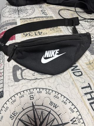 Riñonera Nike negra original