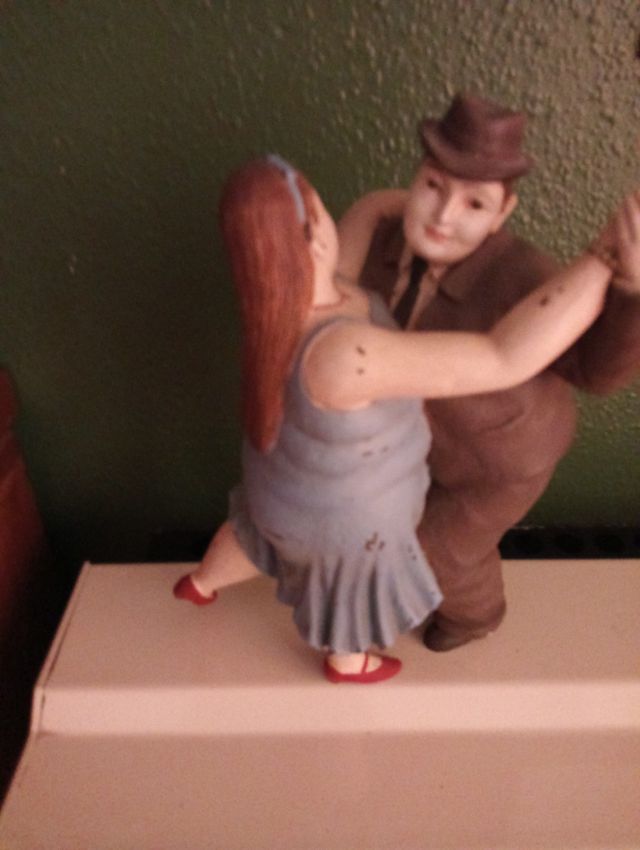 Pareja bailando fig. cerámica medida 26 cms