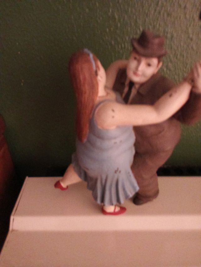 Pareja bailando fig. cerámica medida 26 cms