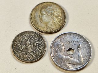 Lote 3 monedas 1 Pta 1937 y 1944 y 25 Cts 1934
