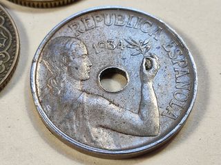Lote 3 monedas 1 Pta 1937 y 1944 y 25 Cts 1934