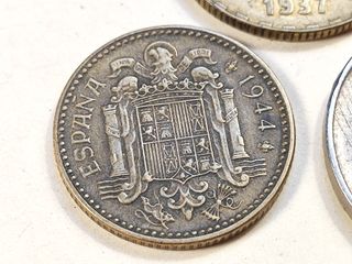 Lote 3 monedas 1 Pta 1937 y 1944 y 25 Cts 1934