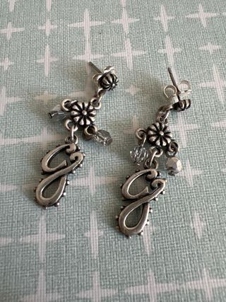 Collar Guess by Marciano plata con pendientes