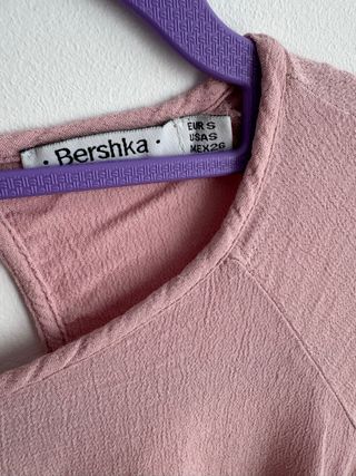 Blusa Bershka rosa talla S