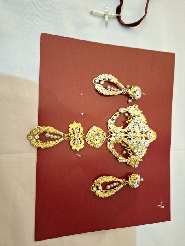 Aderezo alicantino dorado y perlas