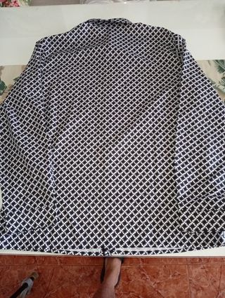 Camisa negra y blanca - Nueva,largo 73×47 ancho