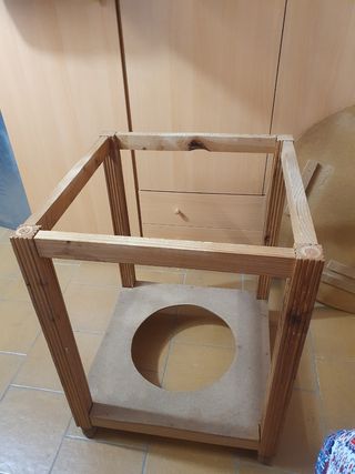 Mesa redonda de madera