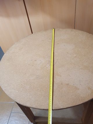 Mesa redonda de madera