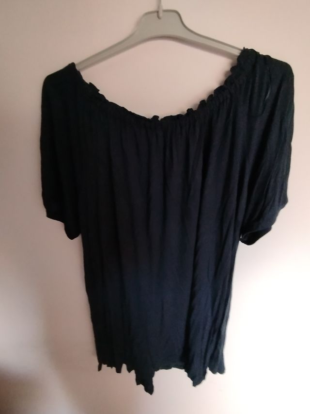 Camiseta negra fruncida talla grande