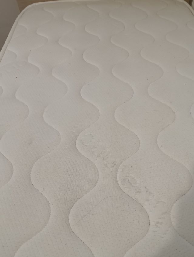 Cuna  colecho+ colchón, medidas estándar.