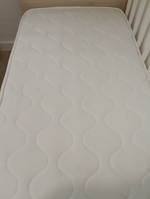 Cuna  colecho+ colchón, medidas estándar.