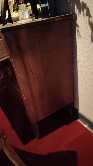 Cómoda antigua de madera