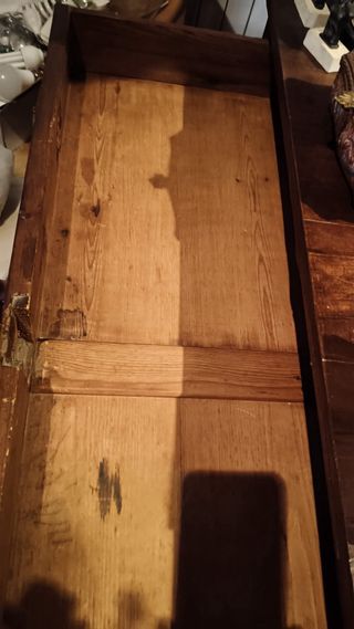 Cómoda antigua de madera