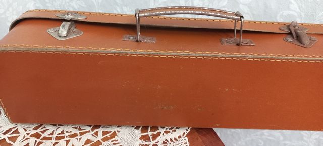 Antiguo maletín de cartón,cabás