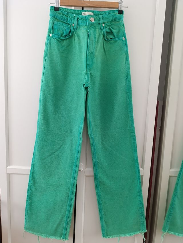 Pantalones verde - Zara