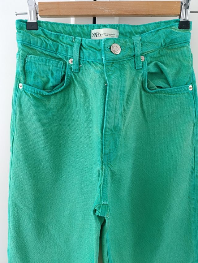 Pantalones verde - Zara