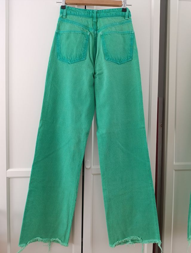 Pantalones verde - Zara