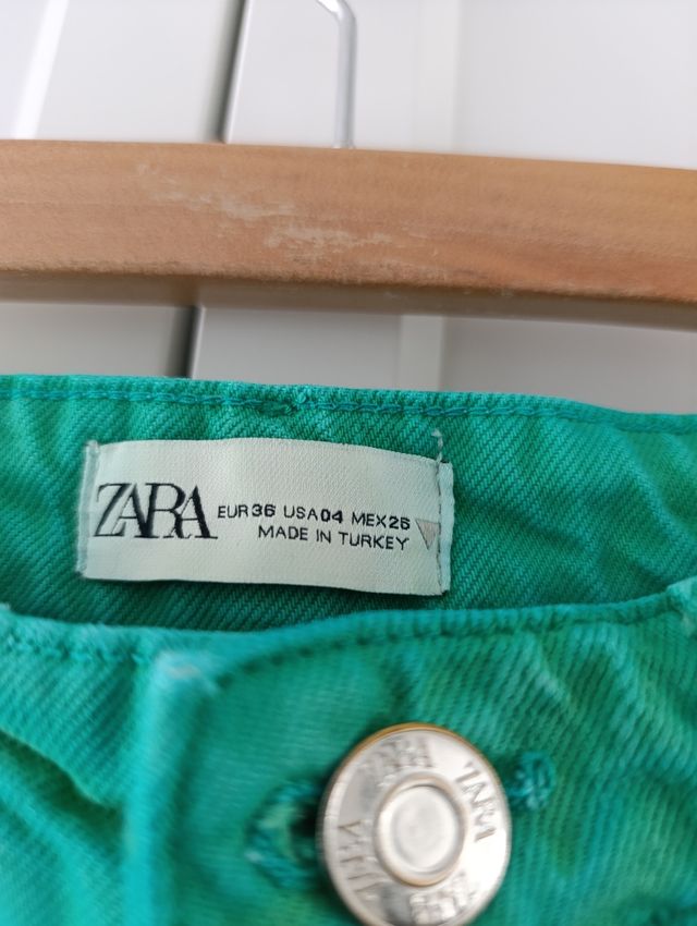 Pantalones verde - Zara