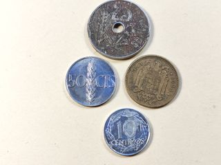 Lote 4 monedas peseta y céntimos. 