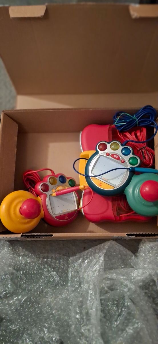 Vendo 2 mandos y gratis consola