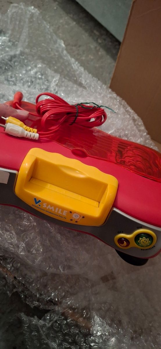 Vendo 2 mandos y gratis consola