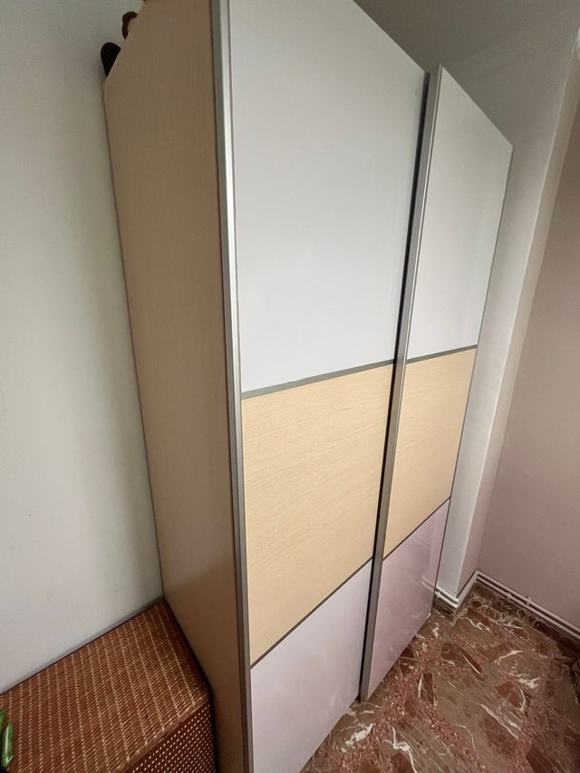 Habitación juvenil completa.