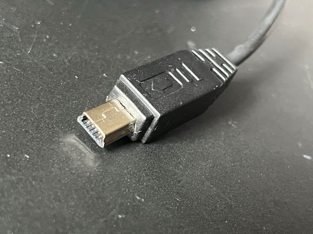 Caricabatterie auto miniUSB 12-24V
