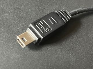 Cargador coche miniUSB 12-24V