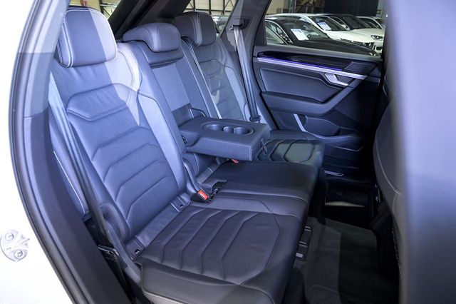 Volkswagen Touareg   Prem Eleg 3.0 V6 TDI 210kW Tip 4M 