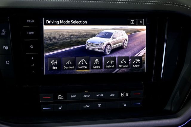 Volkswagen Touareg   Prem Eleg 3.0 V6 TDI 210kW Tip 4M 