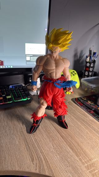 Figura Goku Super Saiyajin 3D