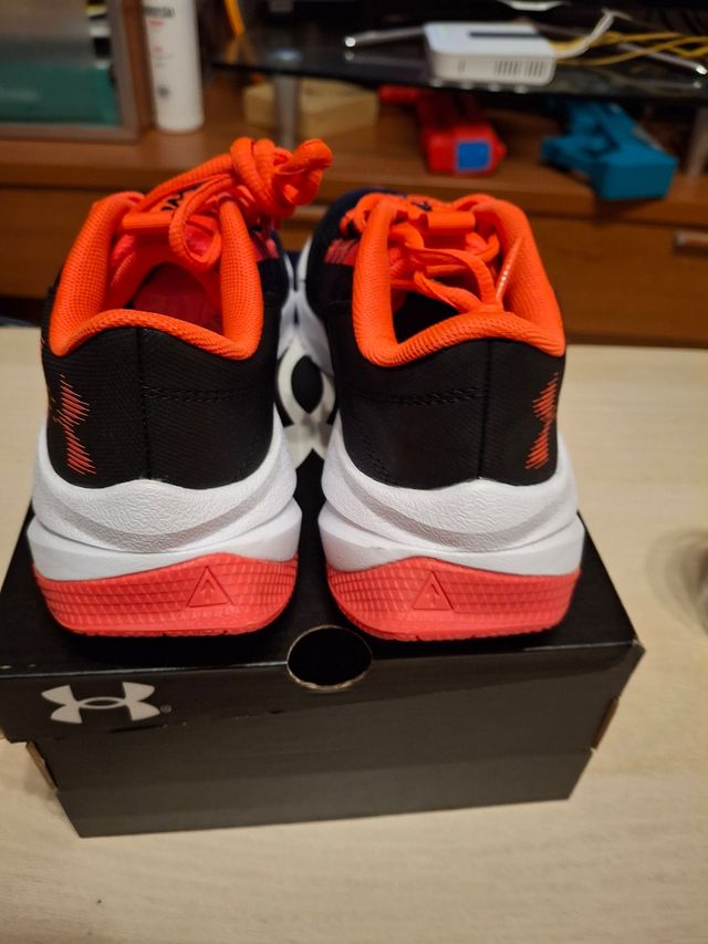 Zapatillas Under Armour niño 38