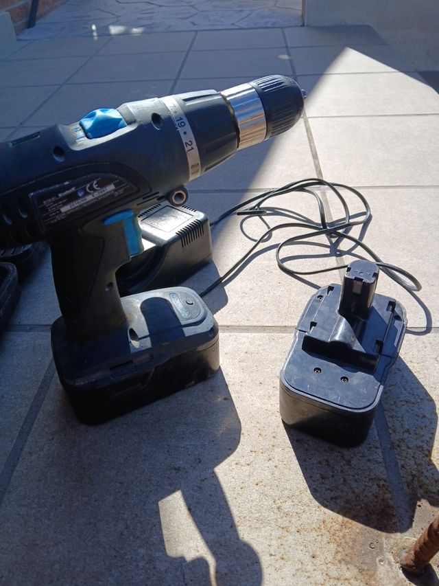 Taladro Einhell con batería