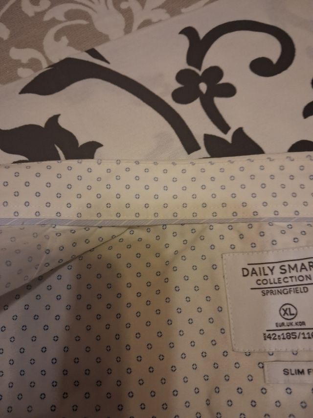 Camisa caballero blanca lunares