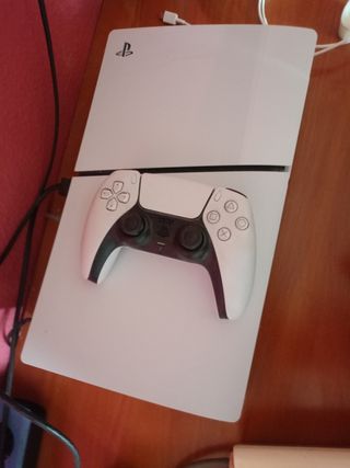 PS5 en su caja solo unas 15h de uso 