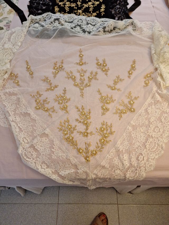 Delantal  y Mantilla Alicantina
