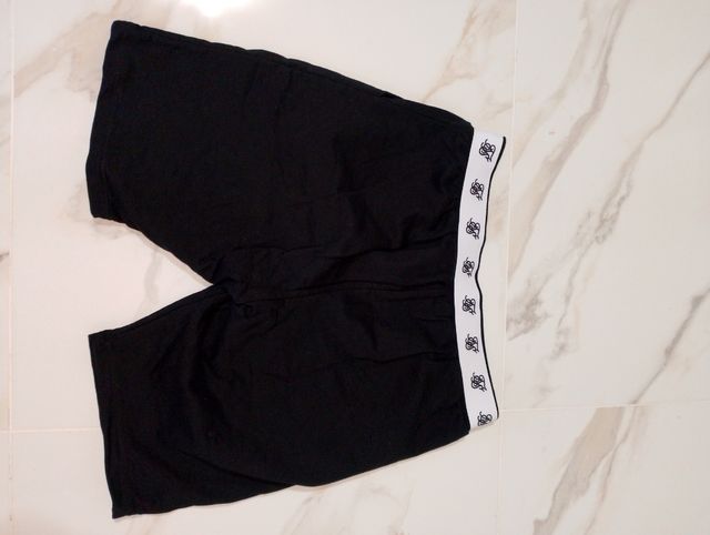 Shorts deportivos negros