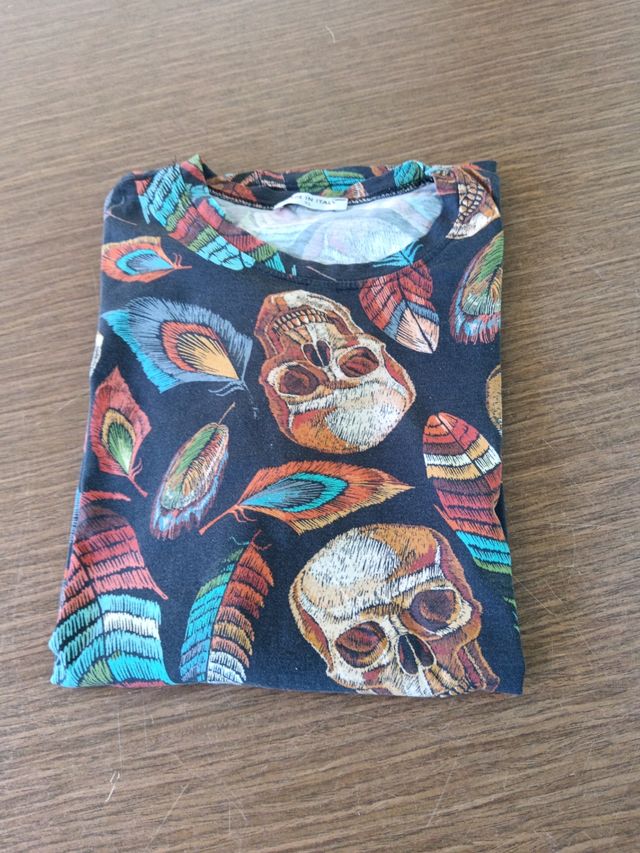 Camiseta Calaveras & Plumas. Segunda de regalo