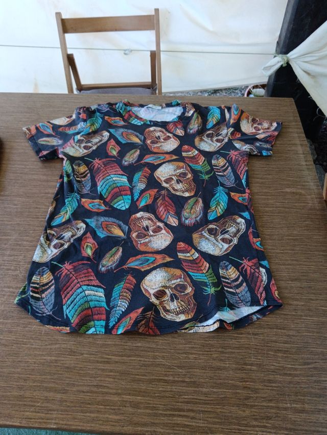 Camiseta Calaveras & Plumas. Segunda de regalo