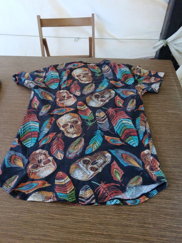 Camiseta Calaveras & Plumas. Segunda de regalo