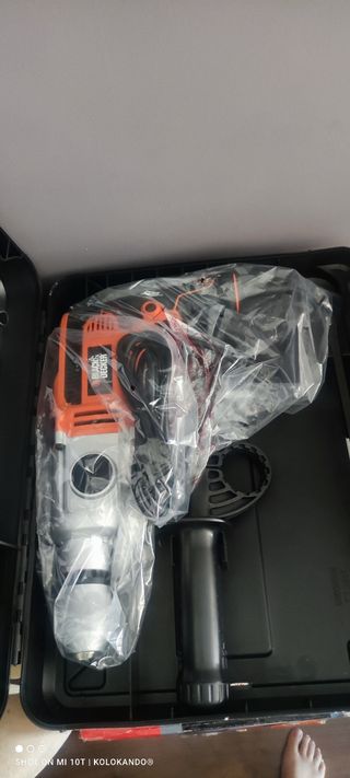 Taladro percutor BLACK+DECKER KR8542K