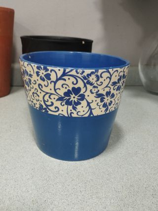 6 Maceteros: Cerámica, plástico, terracota