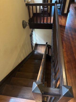 Barandilla escalera madera maciza