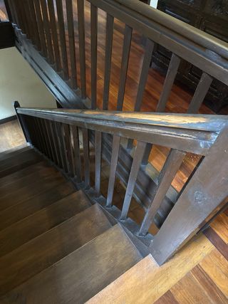 Barandilla escalera madera maciza