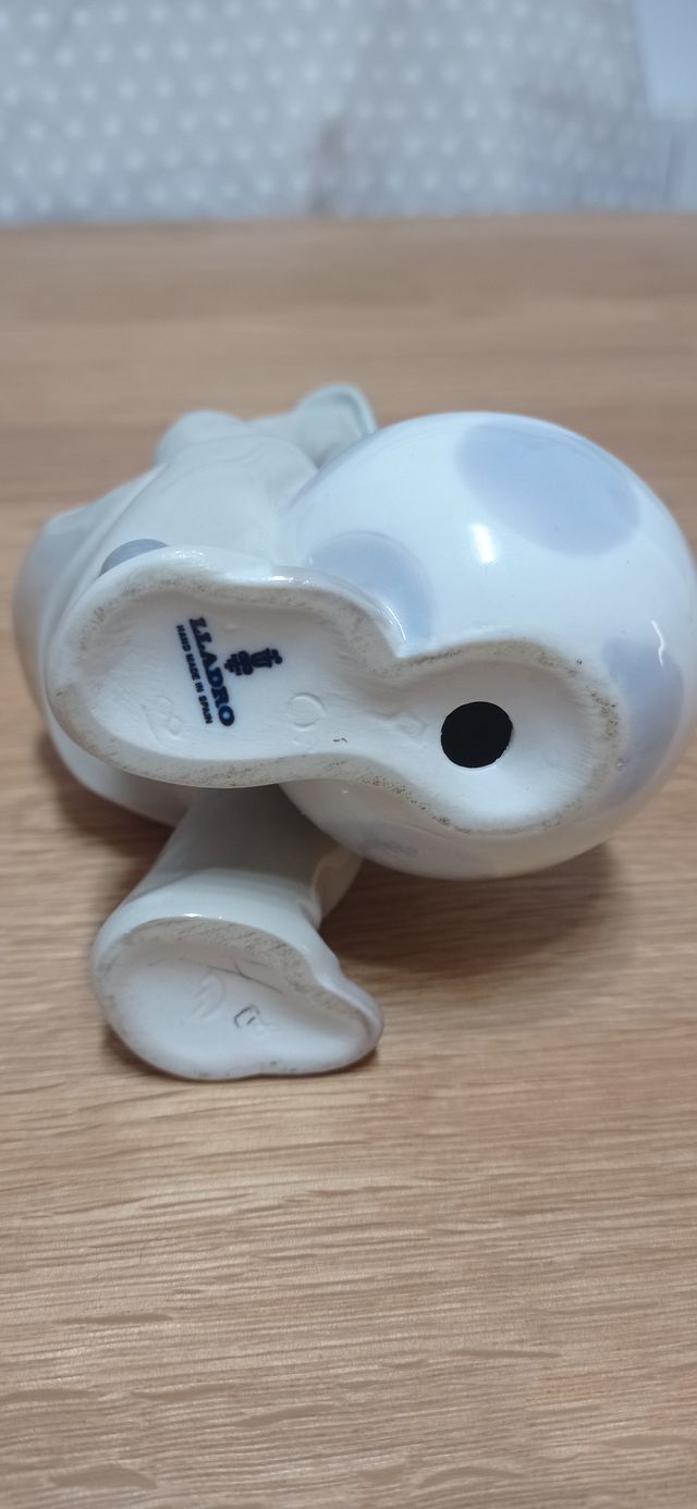 Lladró Niña con Pelota