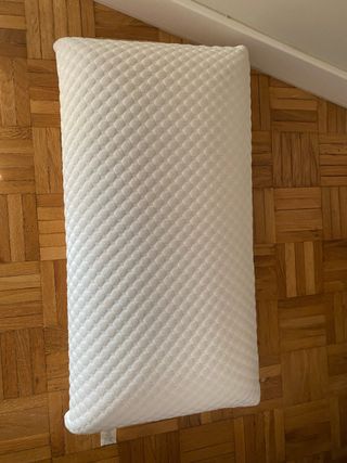 Almohada viscoelástica blanca