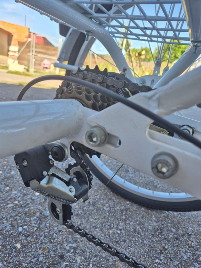 Bicicleta triciclo Ridgeyard blanca COMO NUEVA