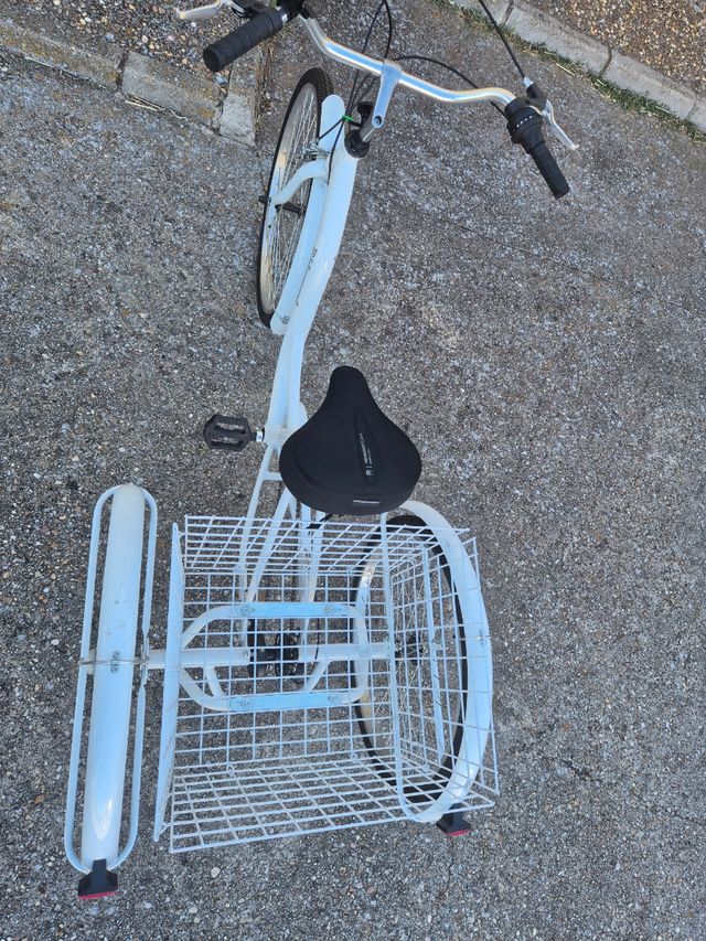 Bicicleta triciclo Ridgeyard blanca COMO NUEVA