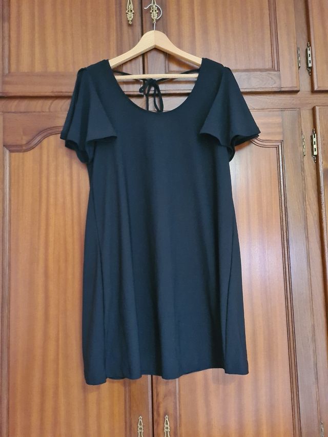 Vestido negro Mango