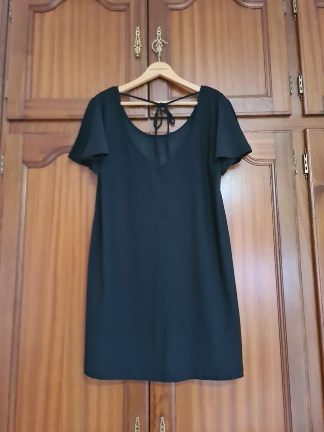 Vestido negro Mango